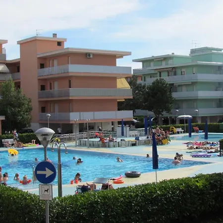 Appartamento Lovely With 12 Shared Pools - Beahost