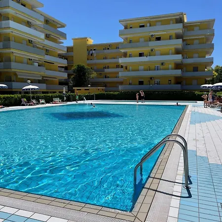 Appartamento Lovely With 12 Shared Pools - Beahost