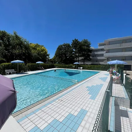 Lovely With 12 Shared Pools - Beahost *