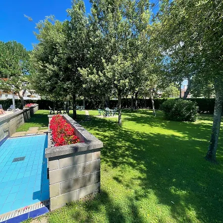 Lovely With 12 Shared Pools - Beahost *