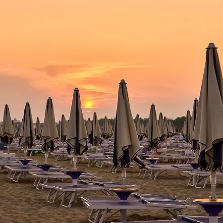Lovely With 12 Shared Pools - Beahost * Bibione