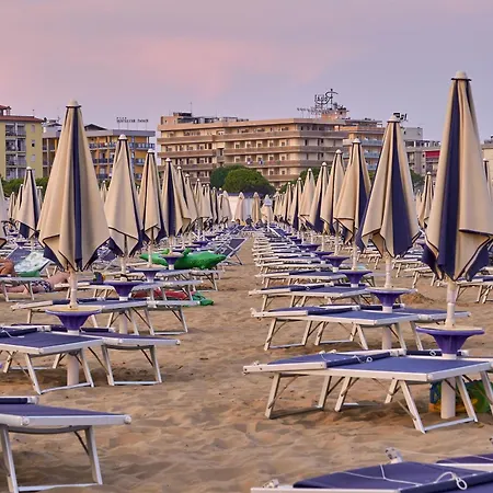 Lovely With 12 Shared Pools - Beahost Apartmán